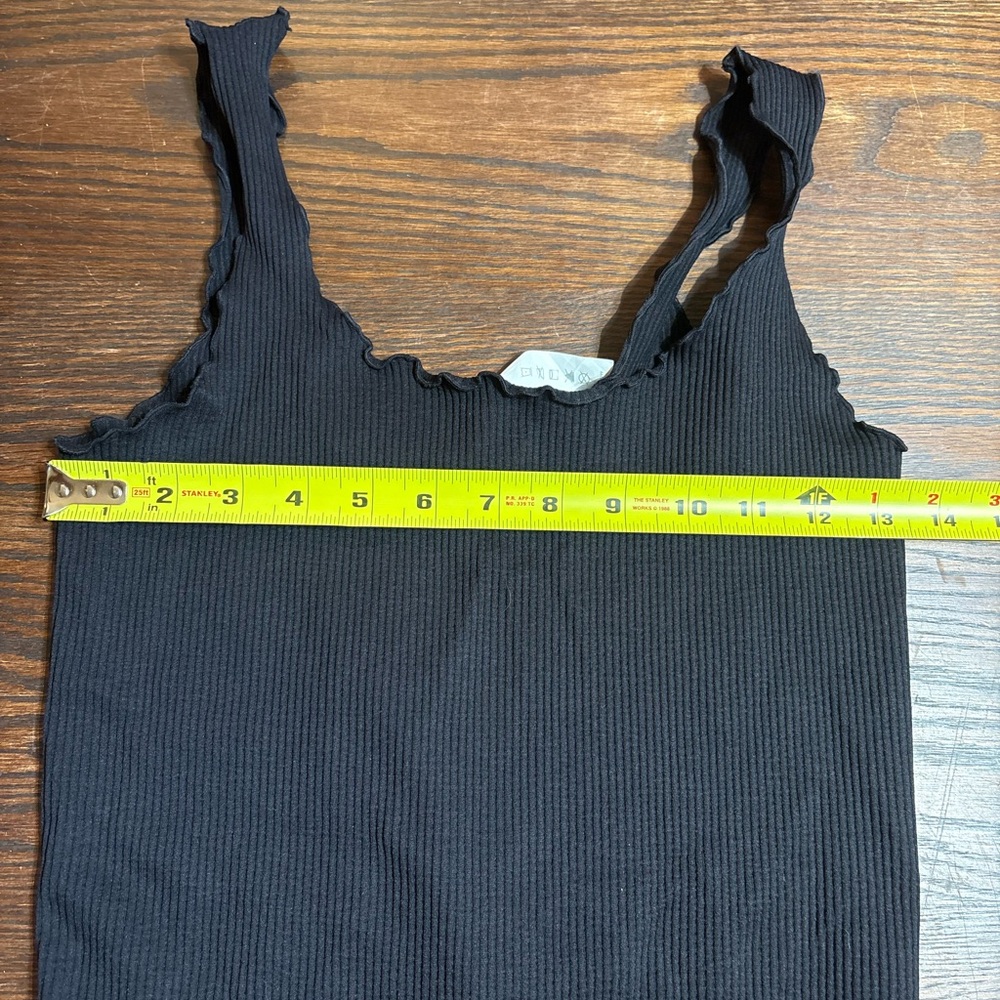 Avocado Black Ribbed Crop Tank - Picture 3 of 4